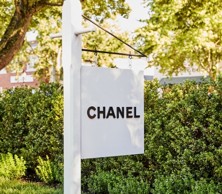 Chanel-Exterior-Sign