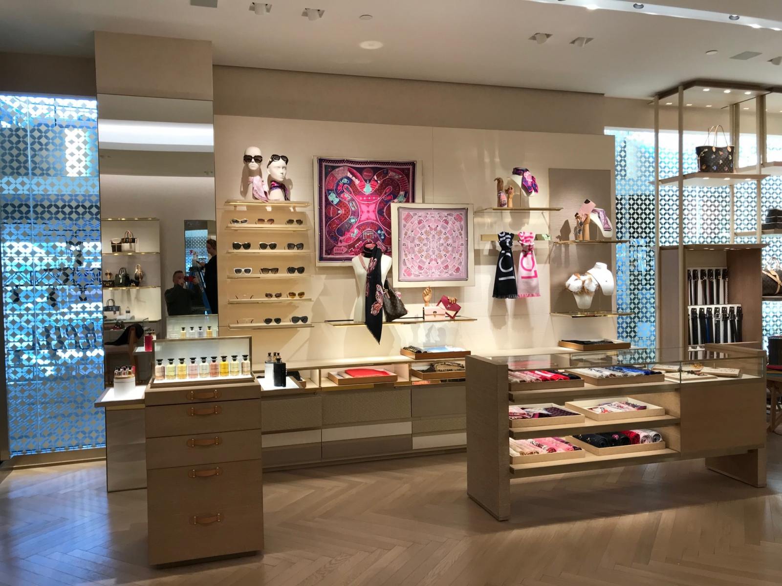 Louis Vuitton boutique | Daniel DeMarco & Associates Inc.