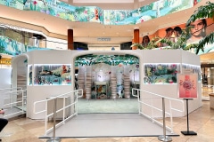 Van Cleef & Arpels Pop Up Shop Exterior