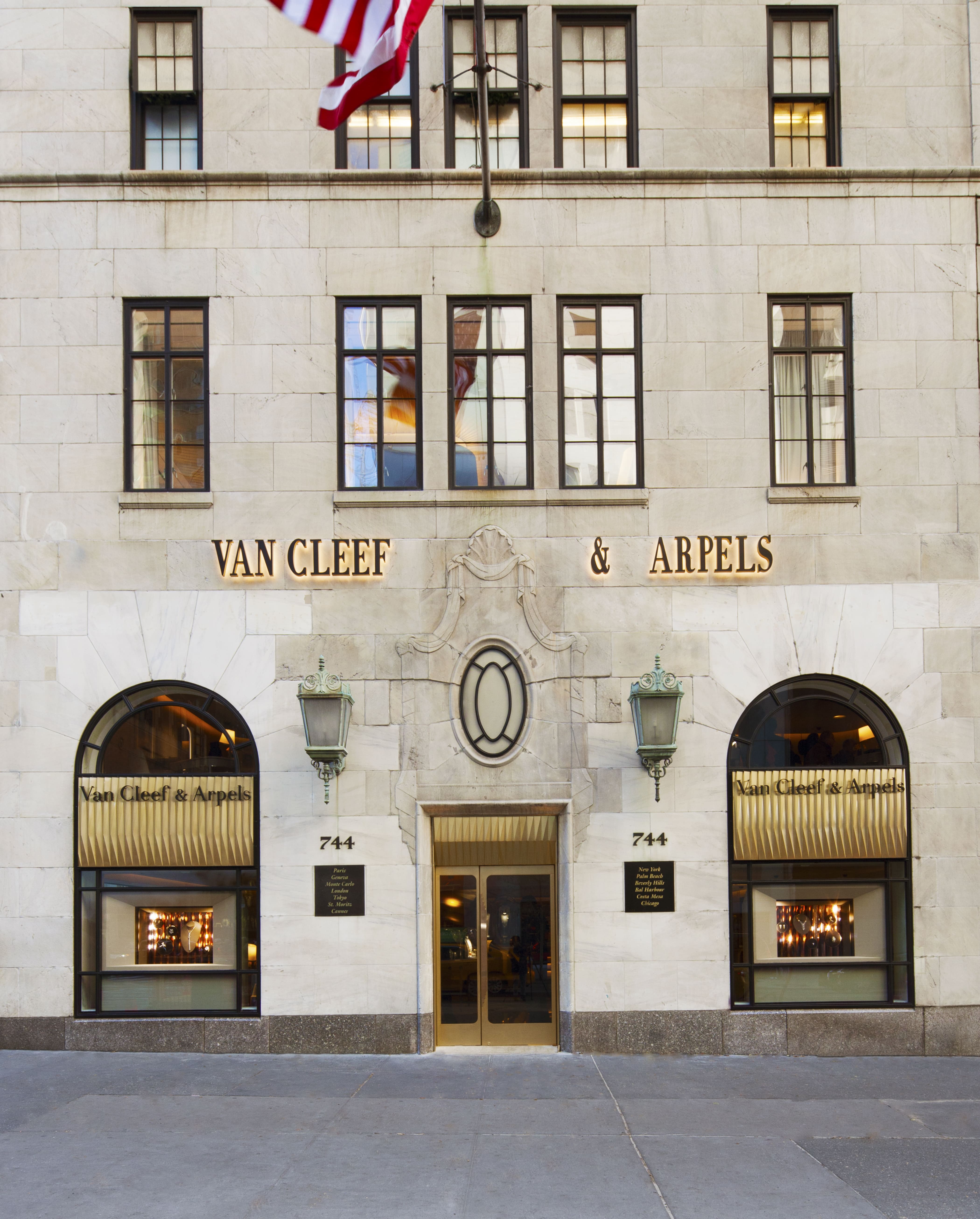 Van Cleef & Arpels Exterior